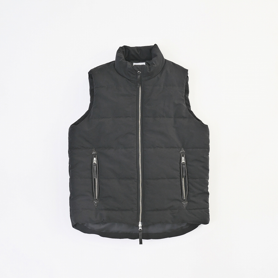 DOWN VEST *ブラック*