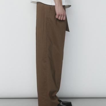 LINEN 2 TUCK SLACKS *ブラウン*